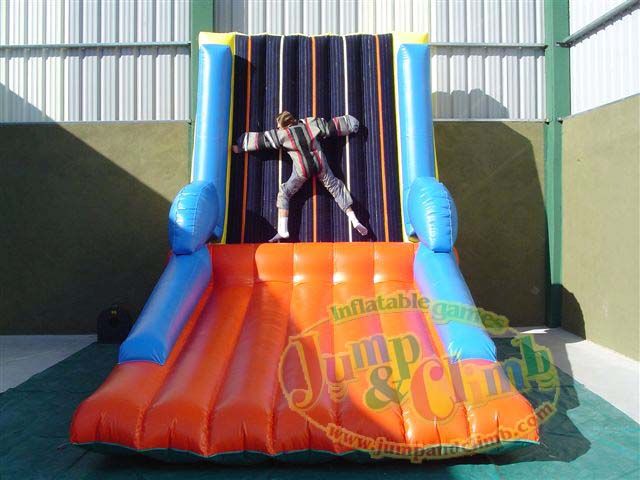 NEW INFLATABLE SPORTS & GAMES   FUN VELCRO WALL W SUITS  